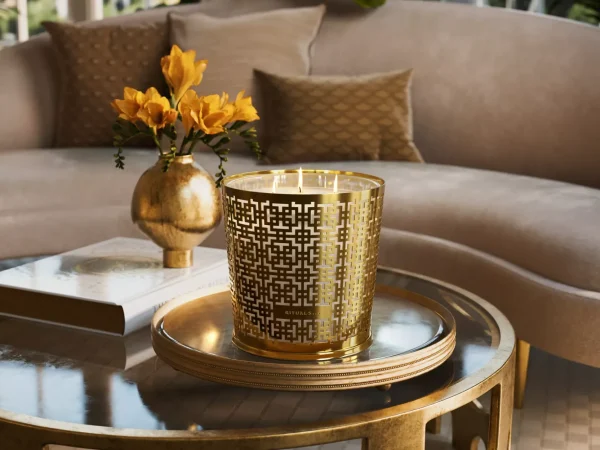 Large Black Oudh Scented Candle With Metal Sleeve | Rituals Discount
